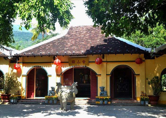 Tour du lịch Côn Đảo 2N2Đ: Từ HCM - Vùng Đất Tươi Đẹp & Dấu Ấn Lịch Sử, Tàu Cao Tốc & Xe Giường Nằm