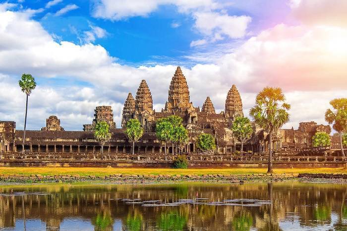 Du lịch Campuchia: Tham quan cung điện Hoàng gia 2N1Đ