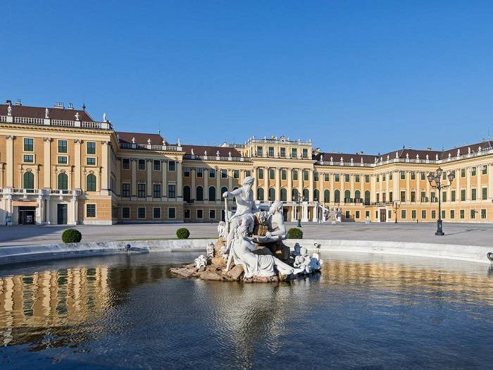 Du lịch Châu Âu: Ba Lan - Áo - Slovakia - Hungary - CH Séc 10 Ngày