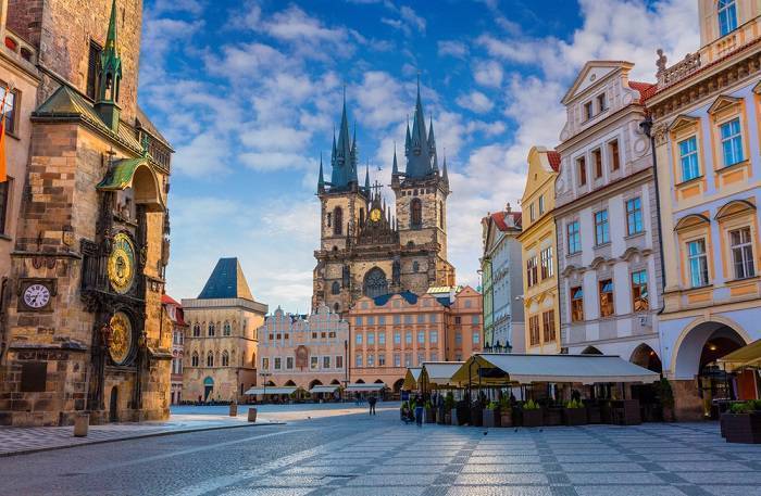 Du lịch Châu Âu: Ba Lan - Áo - Slovakia - Hungary - CH Séc 10 Ngày