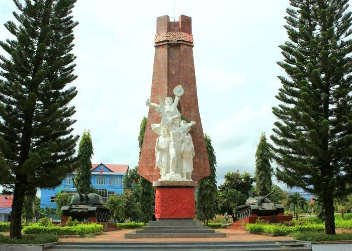 Đà Nẵng - Măng Đen - Kon Tum - Pleiku 3 Ngày, Xe Ôtô