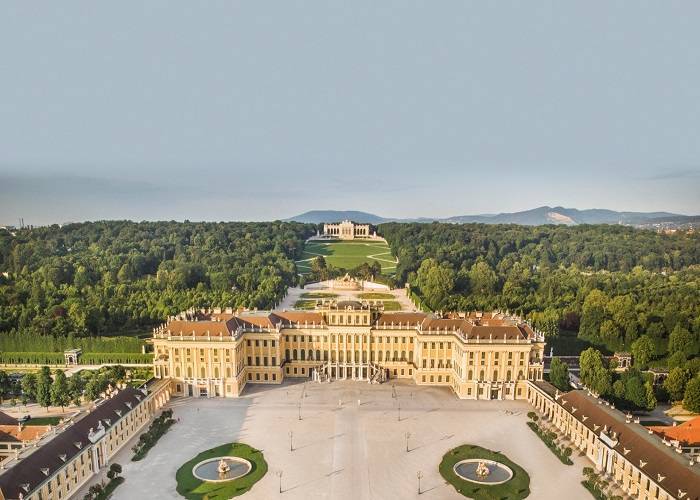 Du Lịch Đông Âu: HCM - Hungary - Slovakia - Áo - CH Séc - Đức 11 Ngày, VMB + KS 4*