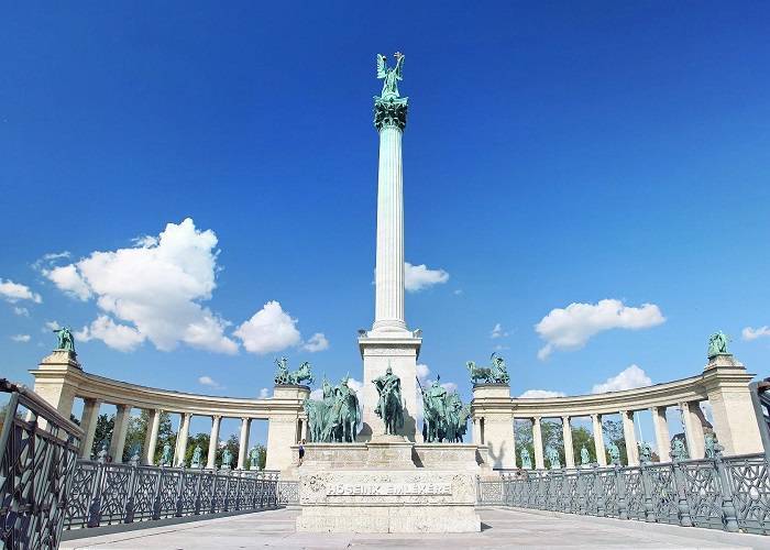 Du Lịch Đông Âu: HCM - Hunggary - Slovakia - Áo - CH Séc - Đức - Balan 12 Ngày, VMB + KS 4*