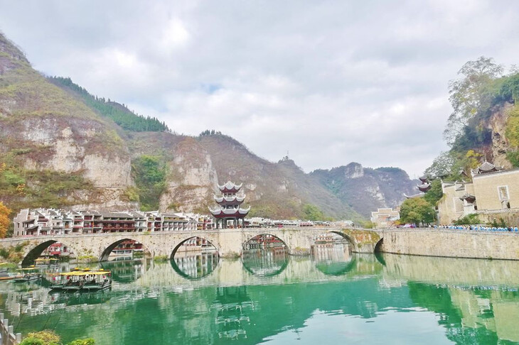 Du Lịch Trung Quốc: Hà Nội - Nam Ninh - Bình Ba - Kim Hải Tuyết Sơn - Trấn Viễn Cổ Thành - Thiên Hộ Miêu Trại 4 Ngày Di Chuyển Ô Tô + Tàu Cao Tốc