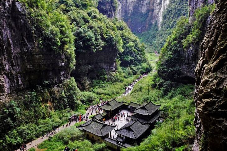 Du Lịch Trung Quốc: Hà Nội - Trùng Khánh - Phượng Hoàng Cổ Trấn - Thiên Môn Sơn - Hồ Bảo Phong - Trương Gia Giới 6 Ngày Bay West Air