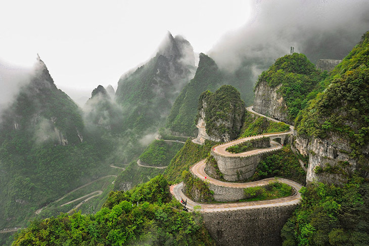 Du Lịch Trung Quốc: Hà Nội - Trường Sa - Trương Gia Giới - Phượng Hoàng Cổ Trấn - Thiên Môn Sơn - Hồ Bảo Phong 4 Ngày 4 Đêm Bay Qingdao Airlines