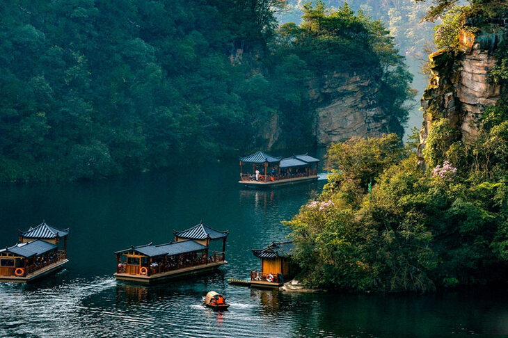Du lịch Trung Quốc: Hà Nội - Nam Ninh - Trương Gia Giới - Phượng Hoàng Cổ Trấn - Thiên Môn Sơn - Hồ Bảo Phong 5 Ngày Đi Đường Bộ Về Đường Bay Vietjet Air