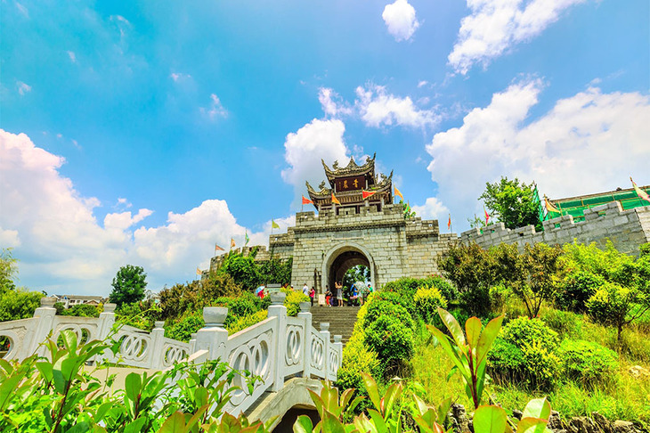 Du Lịch Trung Quốc: Hà Nội - Quý Dương - Tiểu Thất Khổng - Đan Trại - Thiên Hộ Miêu Trại - Thung Lũng Sajin - Thanh Nham Cổ Trấn 6 Ngày Bay Colorful Guizhou Airlines