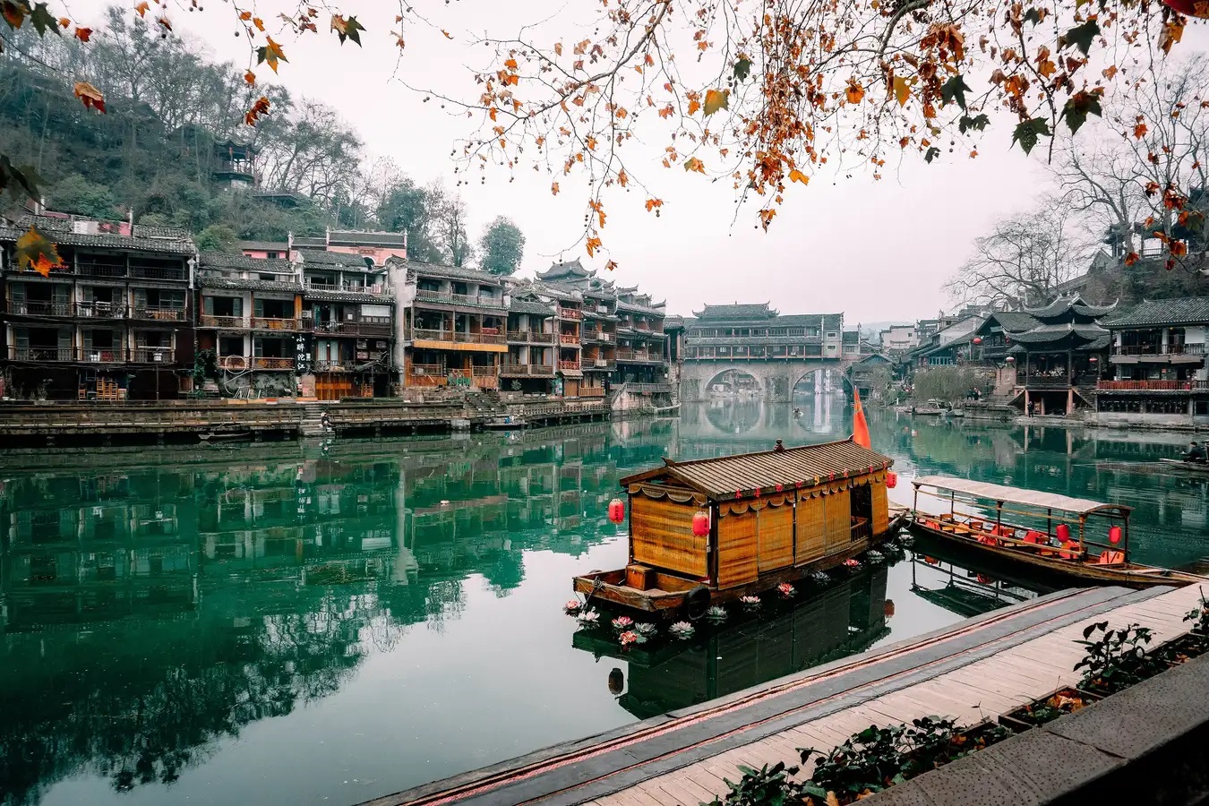 Du Lịch Trung Quốc: Hà Nội - Trương Gia Giới - Thiên Môn Sơn - Phượng Hoàng Cổ Trấn - Nam Ninh - Hữu Nghị Quan 5 Ngày Đi Đường Bay Charter Vietjet Air Về Đường Bộ 