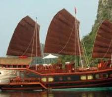 Tour du thuyền Hạ Long: Du thuyền Red Dragon Hạ Long 3 Ngày