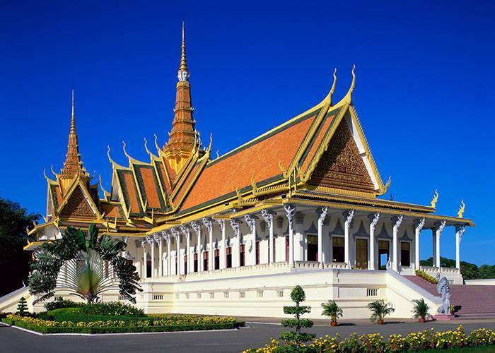 Du lịch Campuchia: Tham quan cung điện Hoàng gia 2N1Đ