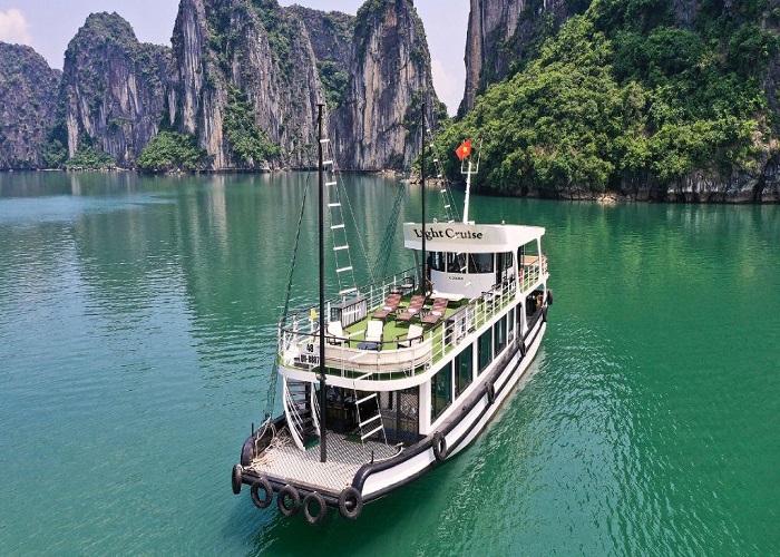 Tour du thuyền 4* Light 1N thăm Vịnh Hạ Long