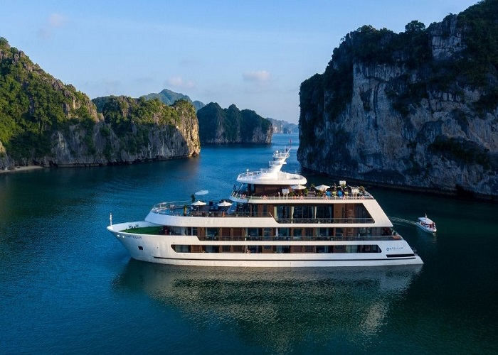 Tour du thuyền 5* Stellar Of The Seas 2N1Đ ngủ đêm trên Vịnh Hạ Long