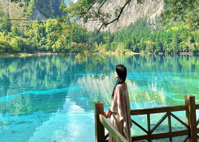 Tour Trung Quốc 6N5Đ: Từ HCM - Thành Đô - Cửu Trại Câu - Công Viên Gấu Trúc - Lạc Sơn Đại Phật, Bay Sichuan Airlines + KS 4-5*