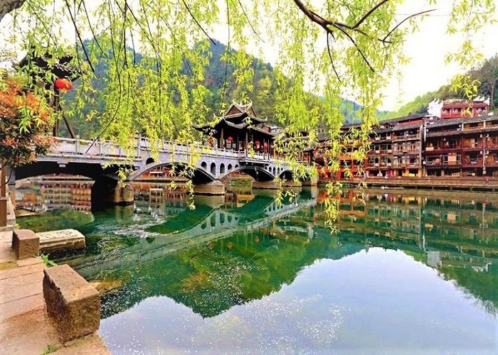 Tour Trung Quốc 5N4Đ: Từ HCM - Ân Thi - Trương Gia Giới - Phượng Hoàng Cổ Trấn, Bay Vietjet Air + KS 3-4* 