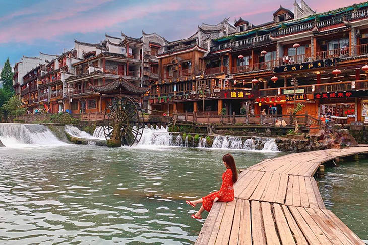 Du Lịch Trung Quốc: Hà Nội - Ân Thi - Trương Gia Giới - Phượng Hoàng Cổ Trấn 5 Ngày Bay Vietnam Airlines